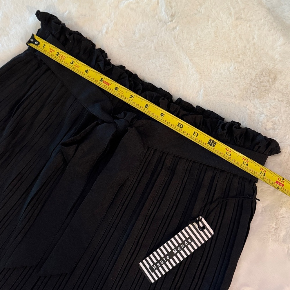 Haute Monde Black Crimped Flowy Mini Skirt w/ Tie Belt - Picture 9 of 16